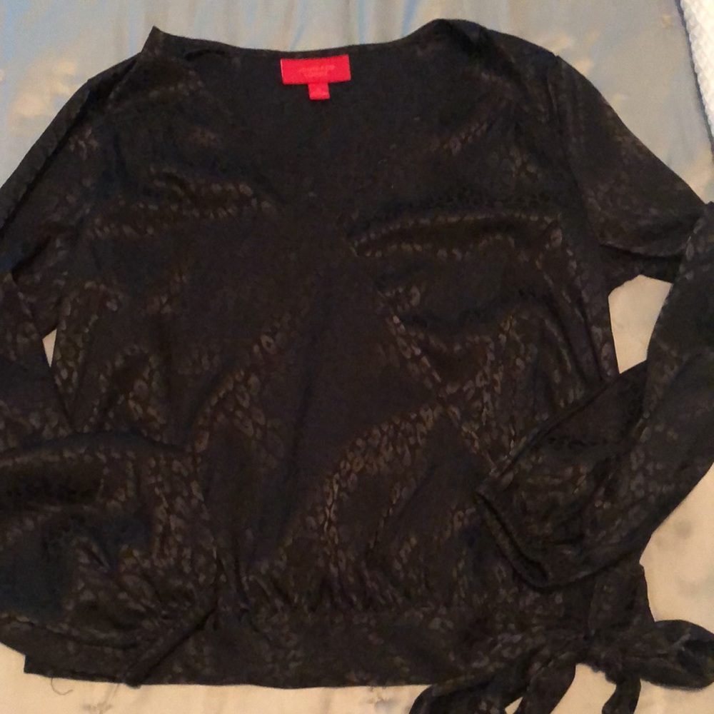Jennifer Lopez wrap blouse - Picture 2 of 3